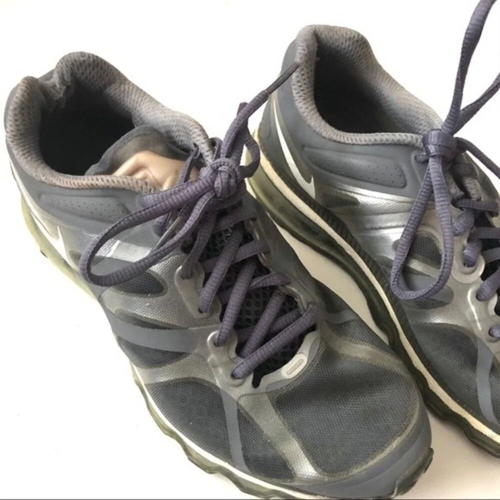 Nike Air Max Grey Lace-Up Running Shoes Size 9 Athletic Outdoor Running